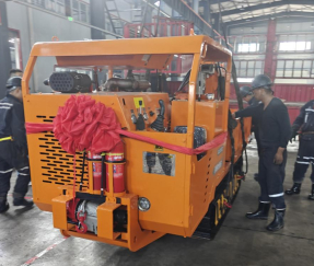 Transportador de tapete subterrâneo