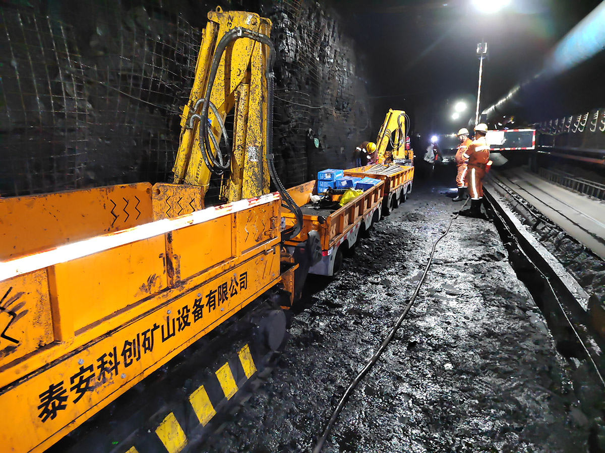 Underground Crawler Carrier Underground Crawler Carrier